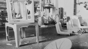 LIQUID CITY.00_17_46_24.Standbild256