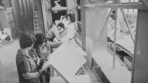 LIQUID CITY.00_18_41_07.Standbild259