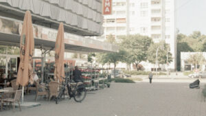 LIQUID CITY.00_38_45_10.Standbild272