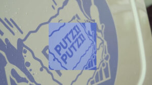 PUTZIPUTZI.00_00_15_03.Standbild204