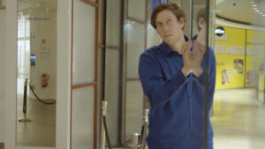 THE MIRROR REPRESENTS THINGS.00_12_05_14.Standbild064