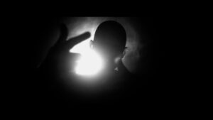 Lorenz & Geraet – Dein Feuerzeug.00_01_40_00.Standbild035