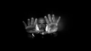 Lorenz & Geraet – Dein Feuerzeug.00_03_52_05.Standbild064